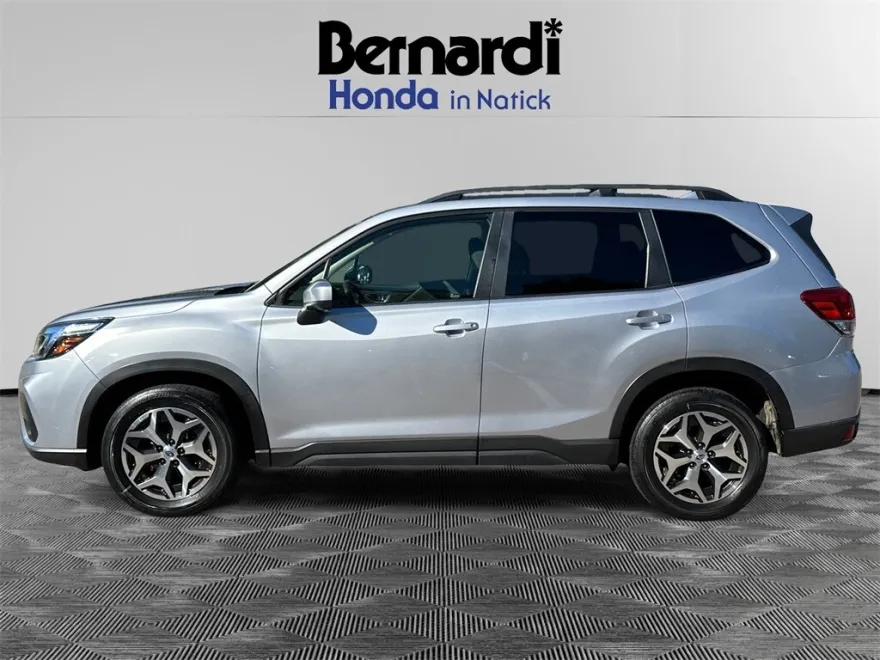 2020 Subaru Forester Premium photo 1