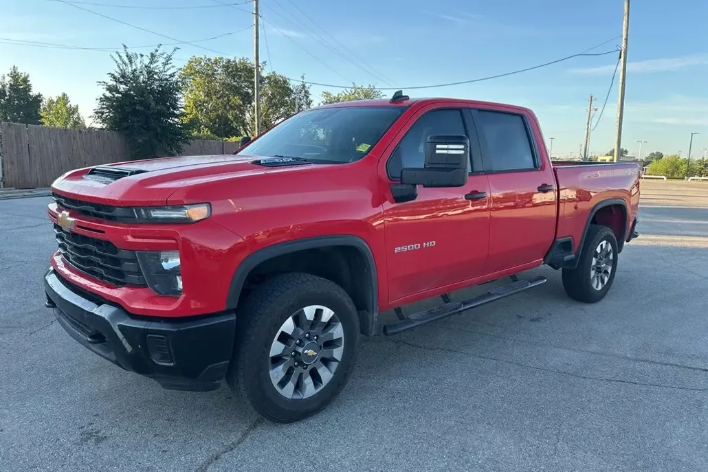 2024 Chevrolet Silverado 2500HD Custom photo 1