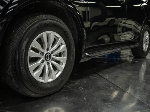 2022 Nissan Armada SV photo 4