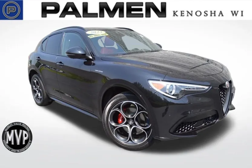 2023 Alfa Romeo Stelvio Ti photo 1