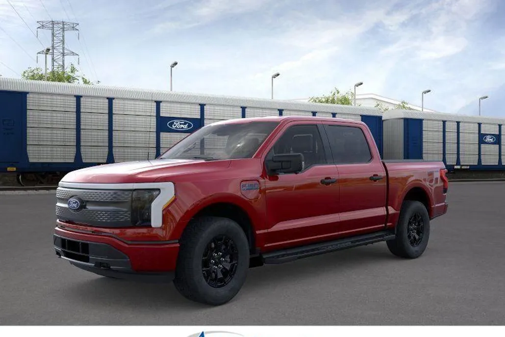 2025 Ford F-150 Lightning XLT photo 1