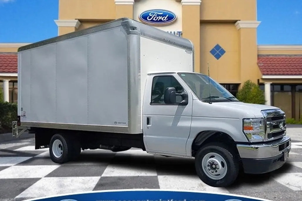 2026 Ford E-450 photo 1