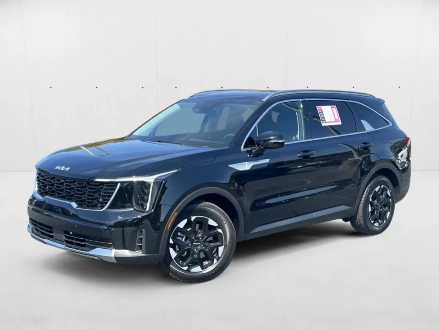 2025 Kia Sorento S photo 1