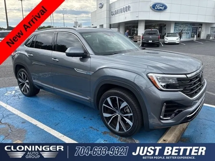 2024 Volkswagen Atlas Cross Sport SEL Premium R-Line photo 1