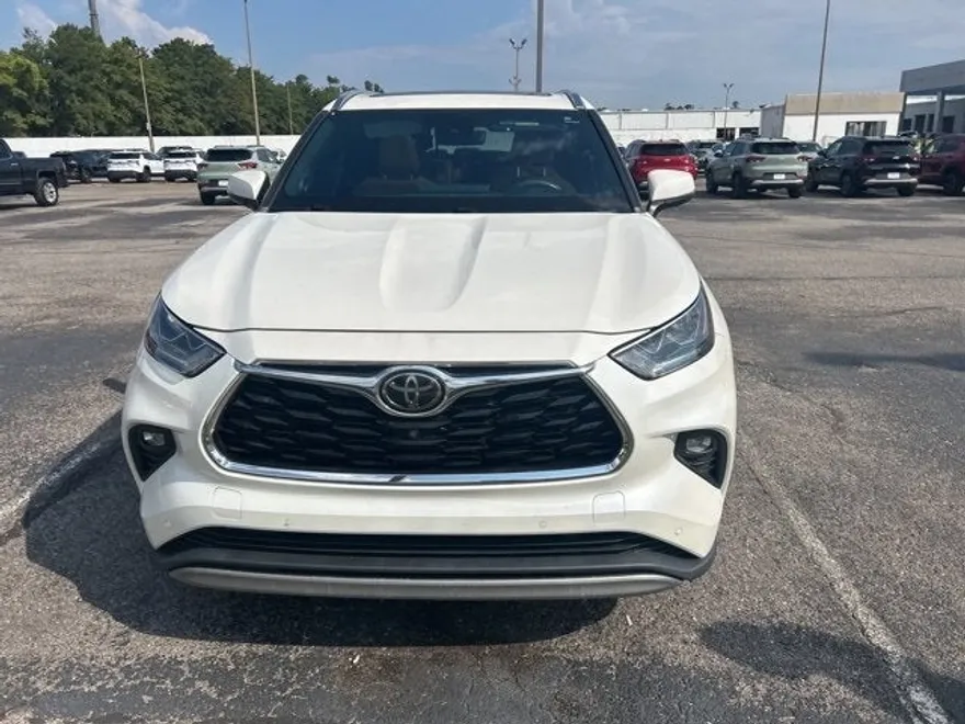 2021 Toyota Highlander Platinum photo 1