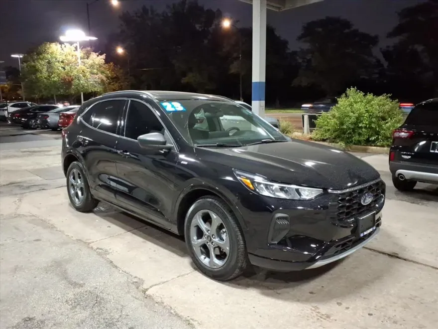 2023 Ford Escape ST-Line photo 1