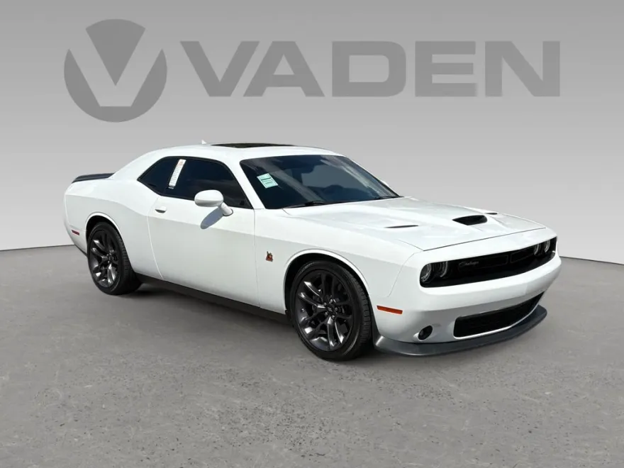 2023 Dodge Challenger R/T Scat Pack photo 1