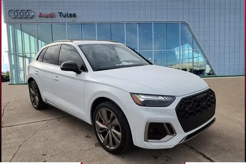 2025 Audi SQ5 Prestige photo 1