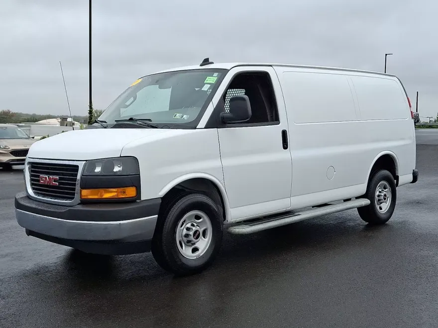 2023 Gmc Savana Cargo 2500 photo 1