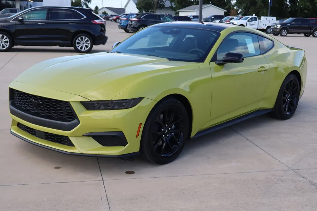 2025 Ford Mustang EcoBoost Premium photo 1