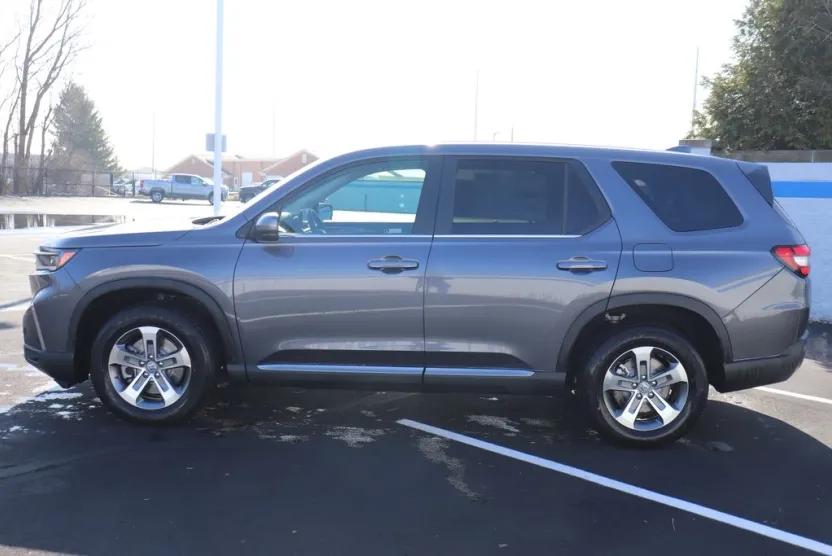 2025 Honda Pilot EX-L photo 1