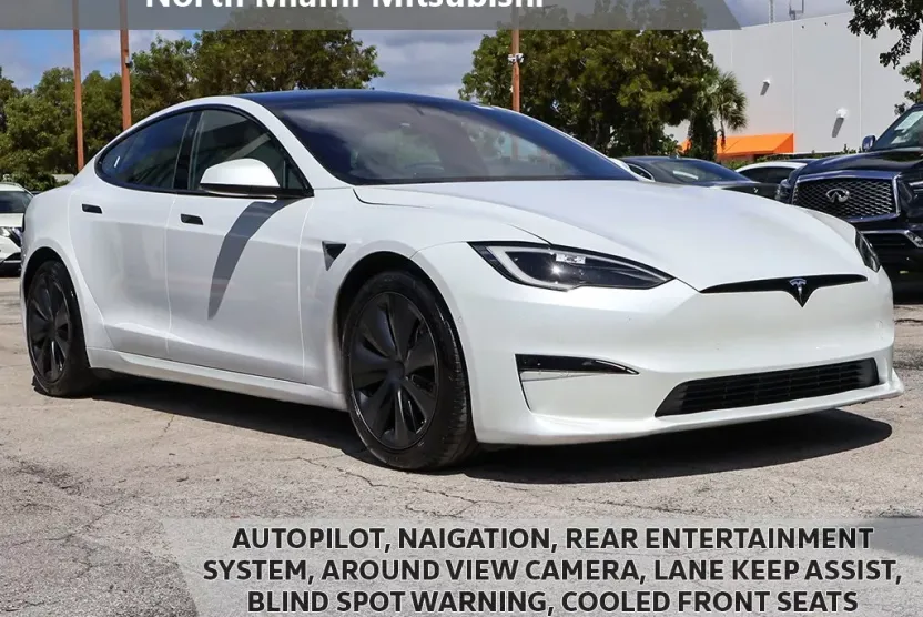 2022 Tesla Model S photo 1