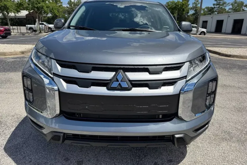 2025 Mitsubishi Outlander Sport ES photo 1