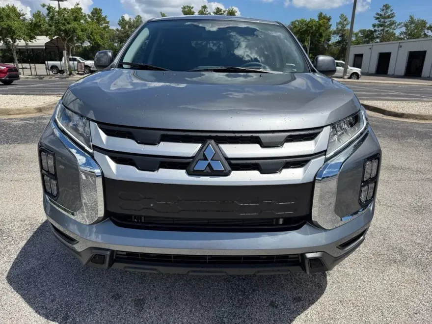 2025 Mitsubishi Outlander Sport ES photo 1