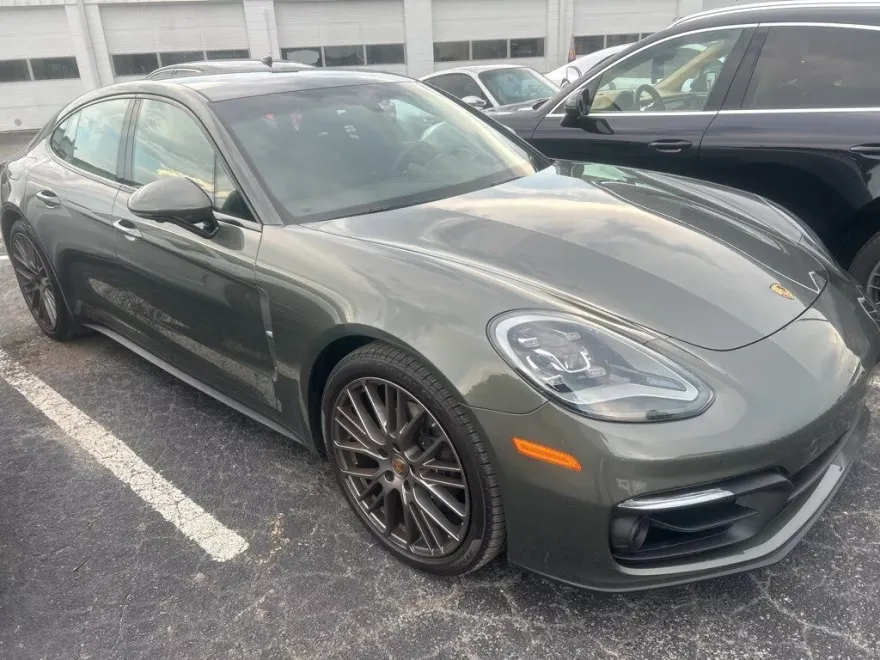 2023 Porsche Panamera 4 Platinum photo 1