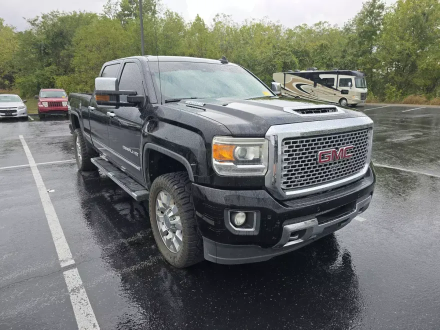 2017 Gmc Sierra 2500 Denali photo 1