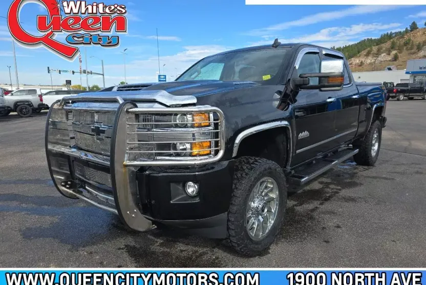 2017 Chevrolet Silverado High Country photo 1