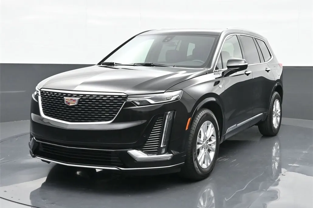 2025 Cadillac XT6 Luxury photo 1