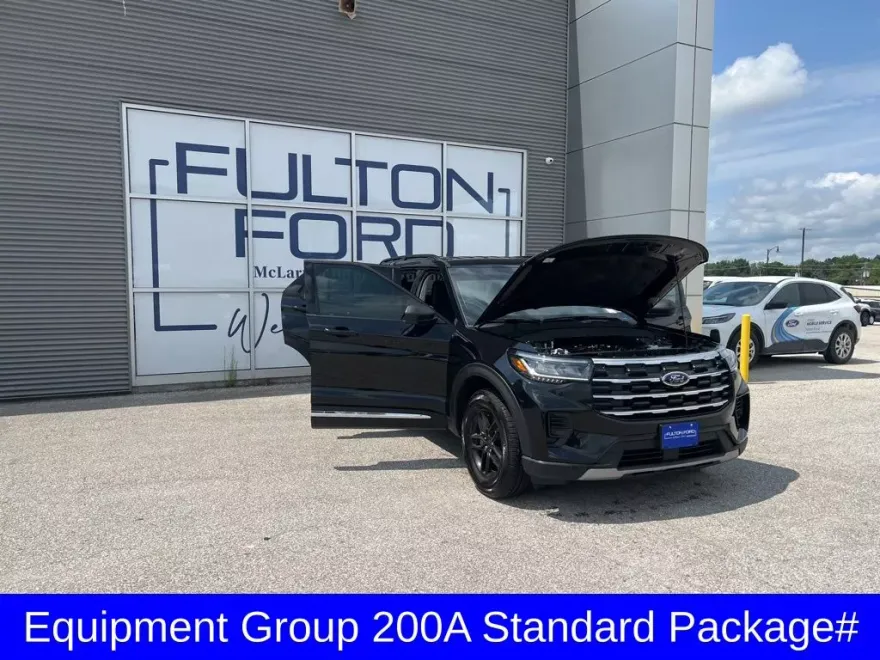 2025 Ford Explorer photo 1