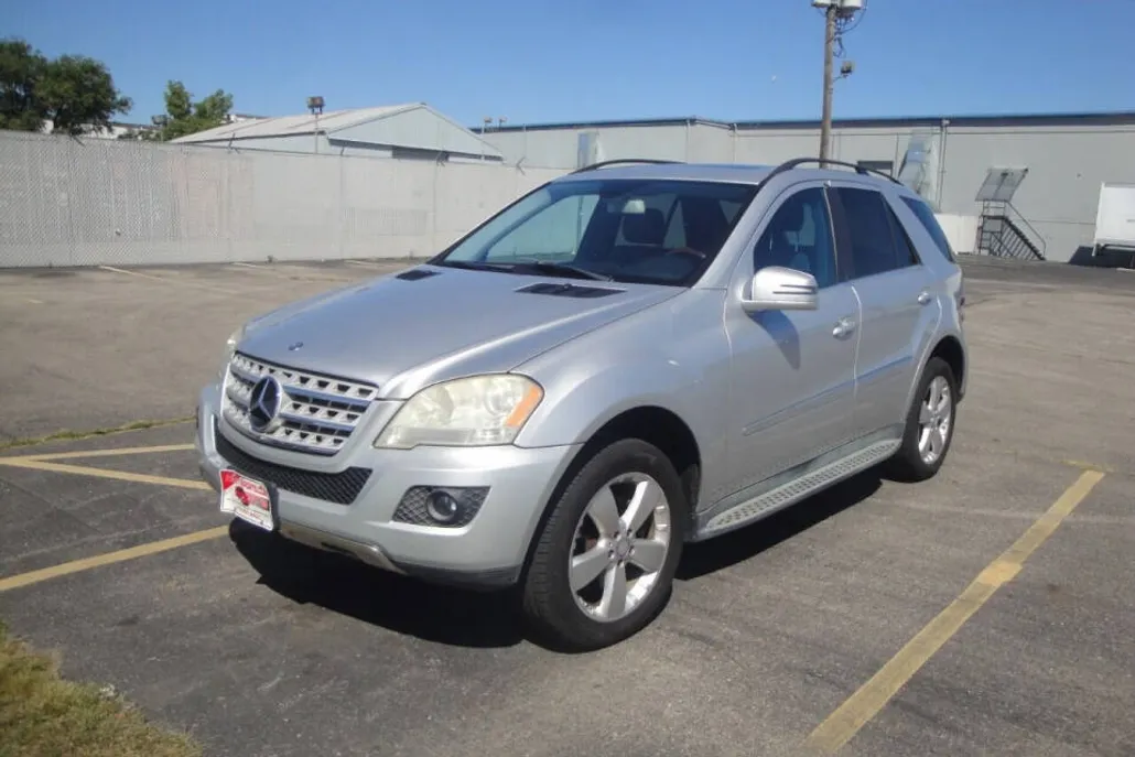 2011 Mercedes Benz ML 350 4MATIC photo 1