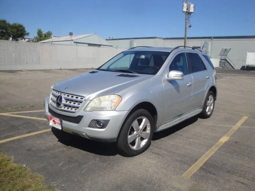2011 Mercedes Benz ML 350 4MATIC photo 1
