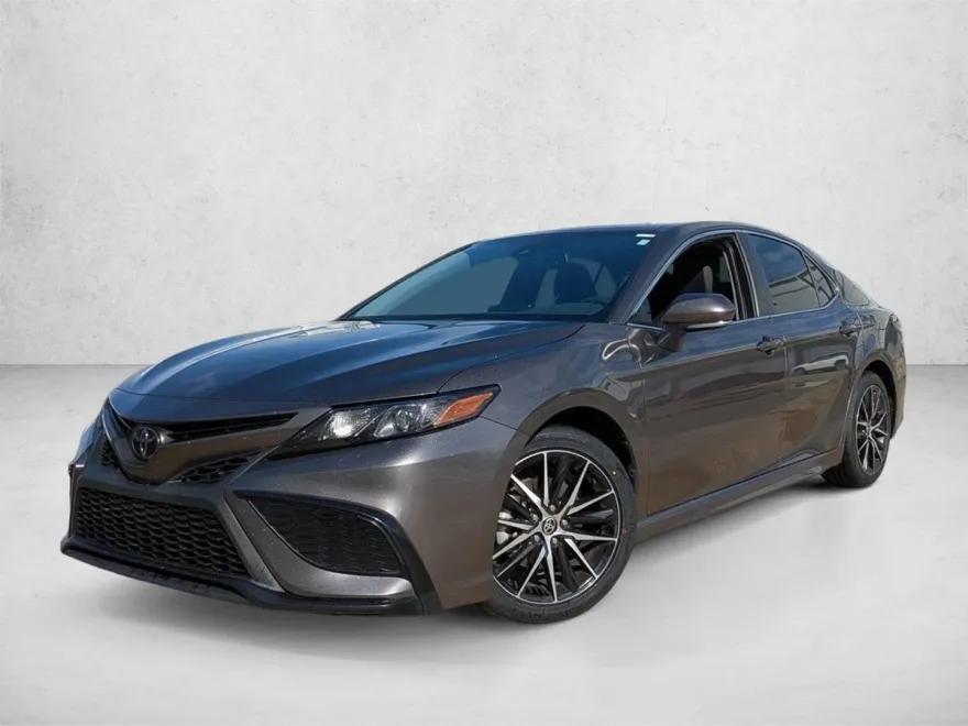 2024 Toyota Camry SE photo 1