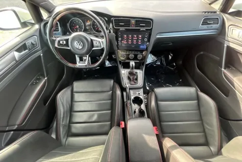 2019 Volkswagen Golf GTI Rabbit SE Autobahn photo 3