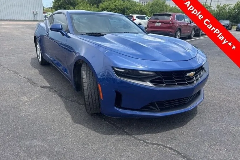 2019 Chevrolet Camaro 1LT photo 1