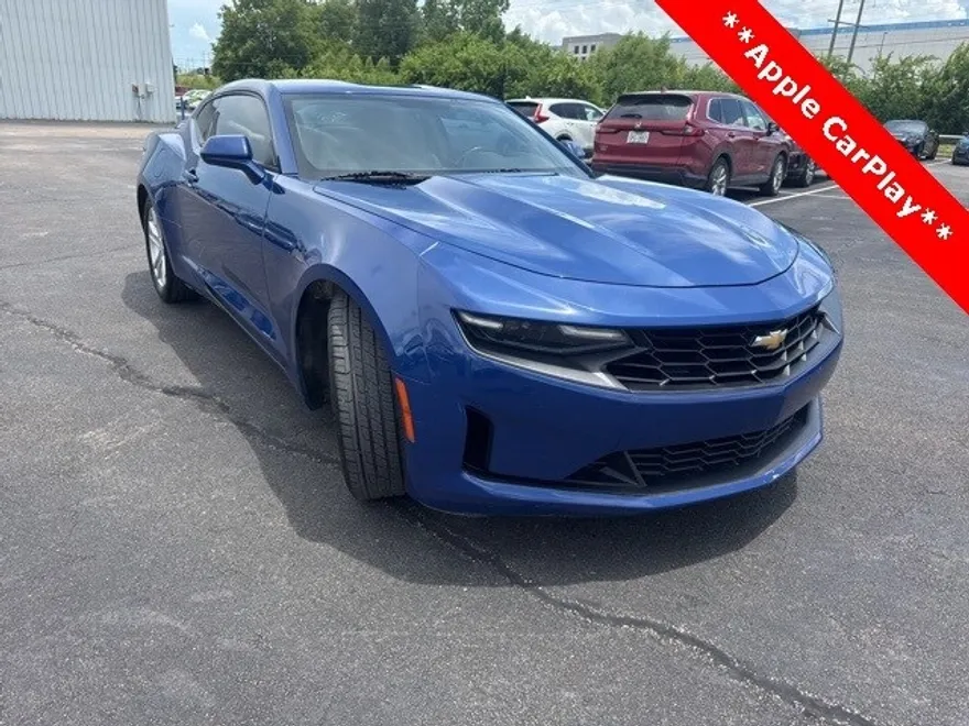 2019 Chevrolet Camaro 1LT photo 1