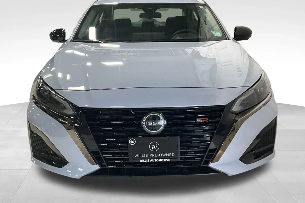 2024 Nissan Altima SR photo 1