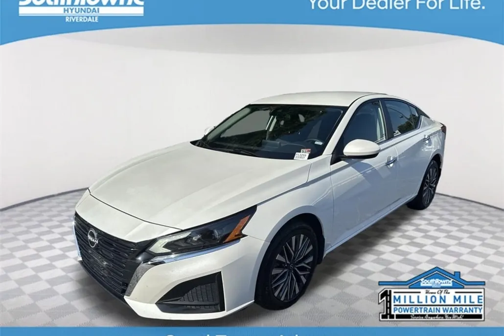 2023 Nissan Altima 2.5 SV photo 1