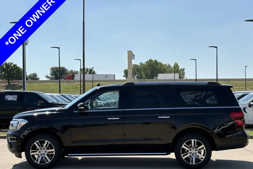 2023 Ford Expedition MAX Limited photo 1