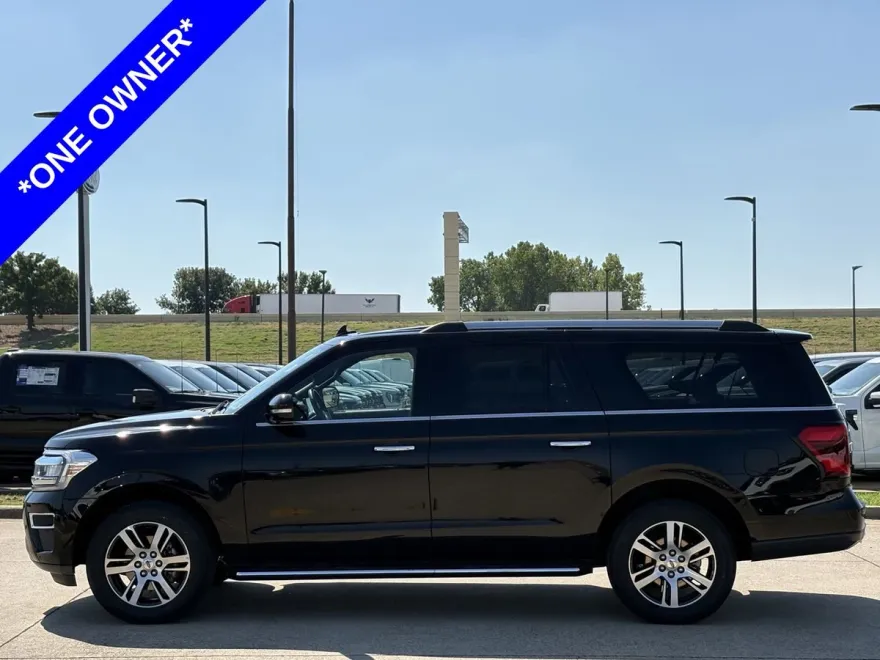 2023 Ford Expedition MAX Limited photo 1