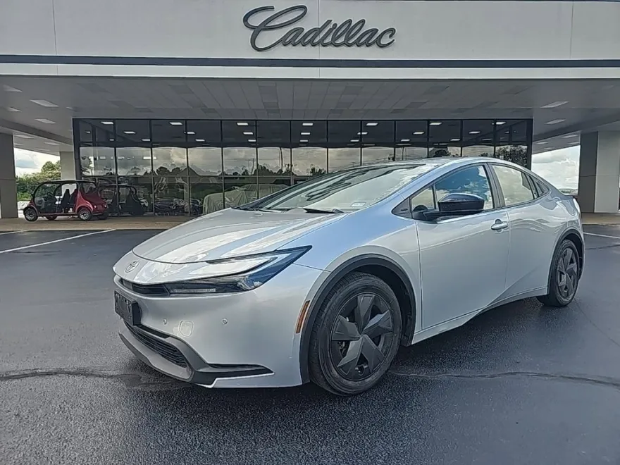 2024 Toyota Prius LE photo 1