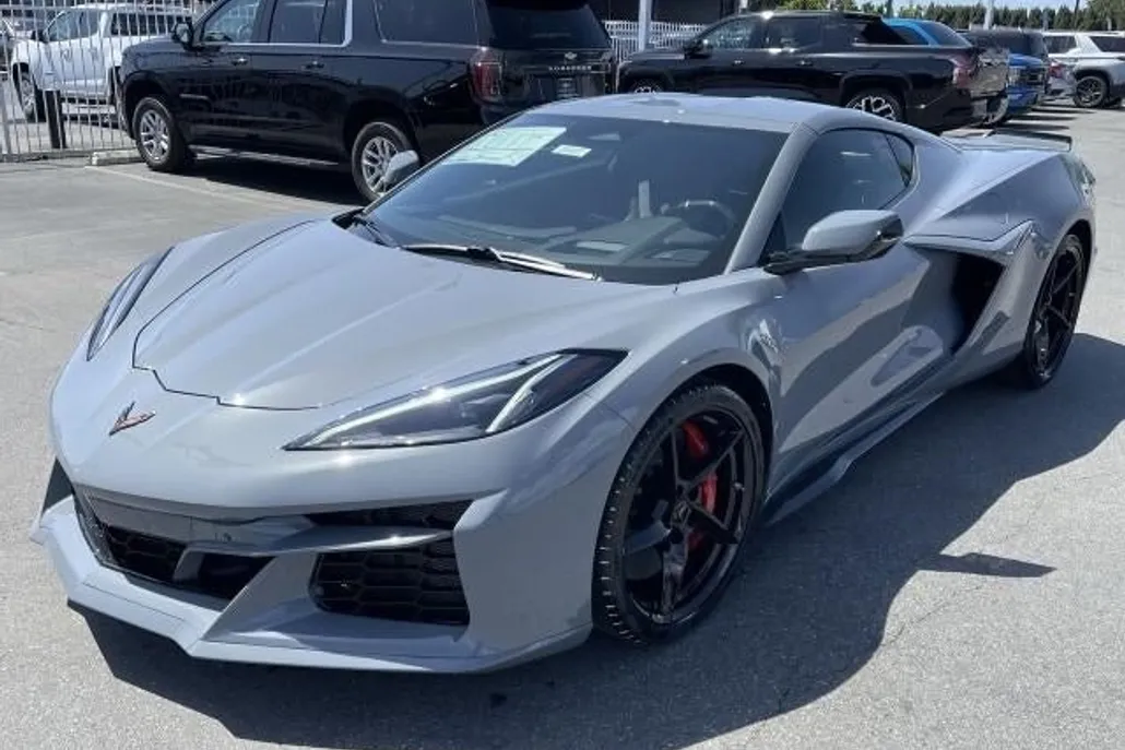 2025 Chevrolet Corvette E-Ray 3LZ photo 1