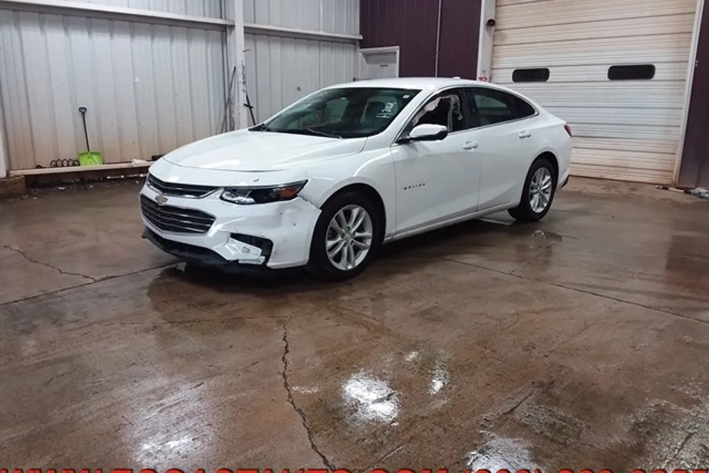 2017 Chevrolet Malibu photo 1