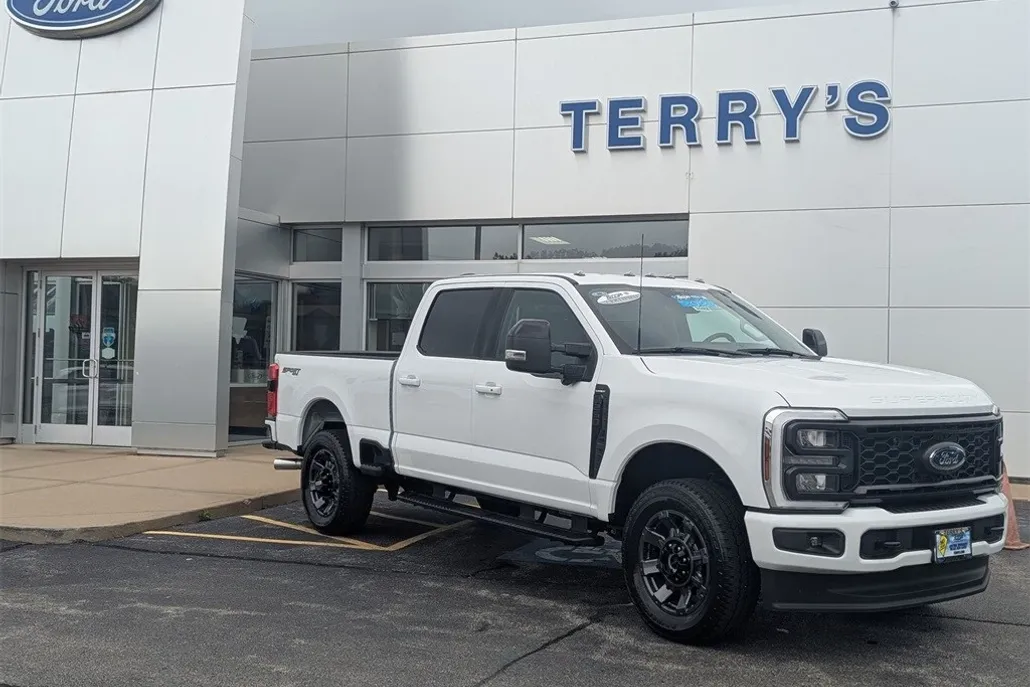 2024 Ford F-250 Lariat photo 1