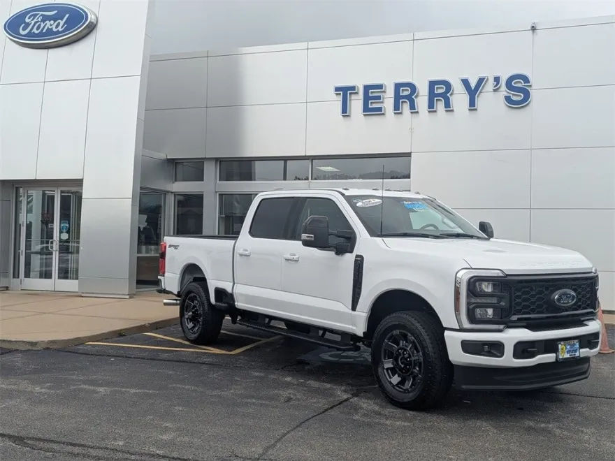 2024 Ford F-250 Lariat photo 1