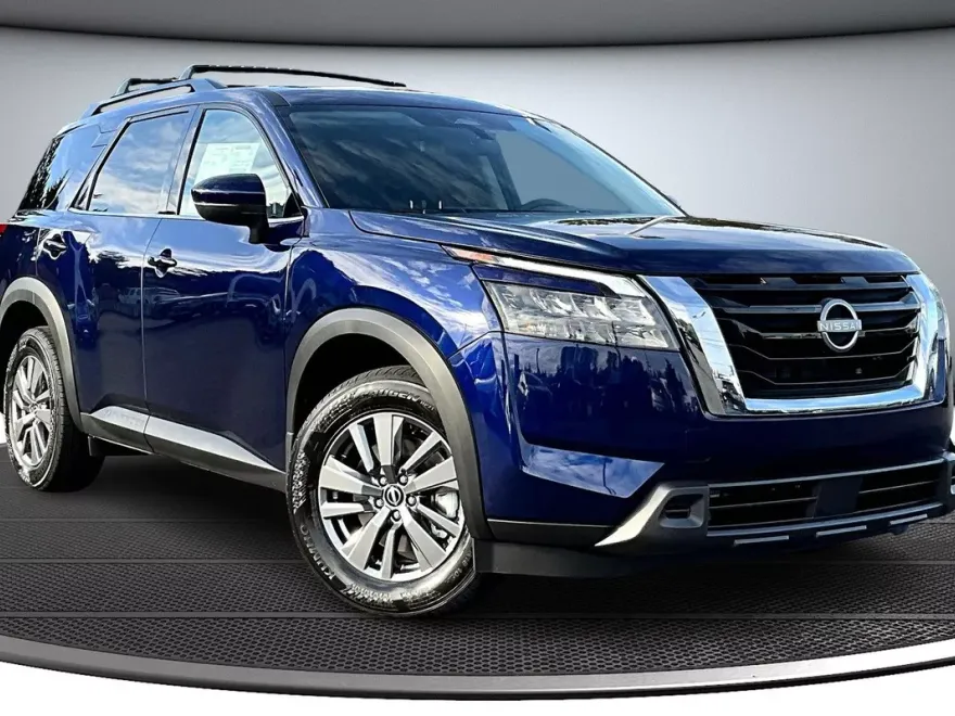 2025 Nissan Pathfinder SV photo 1