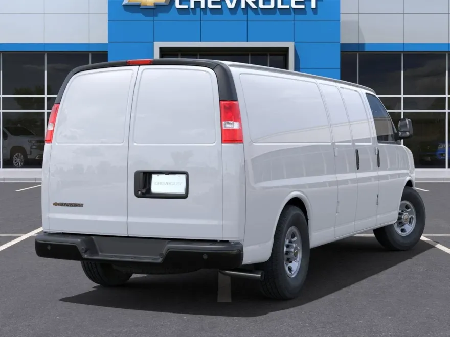 2023 Chevrolet Express Cargo 3500 photo 1