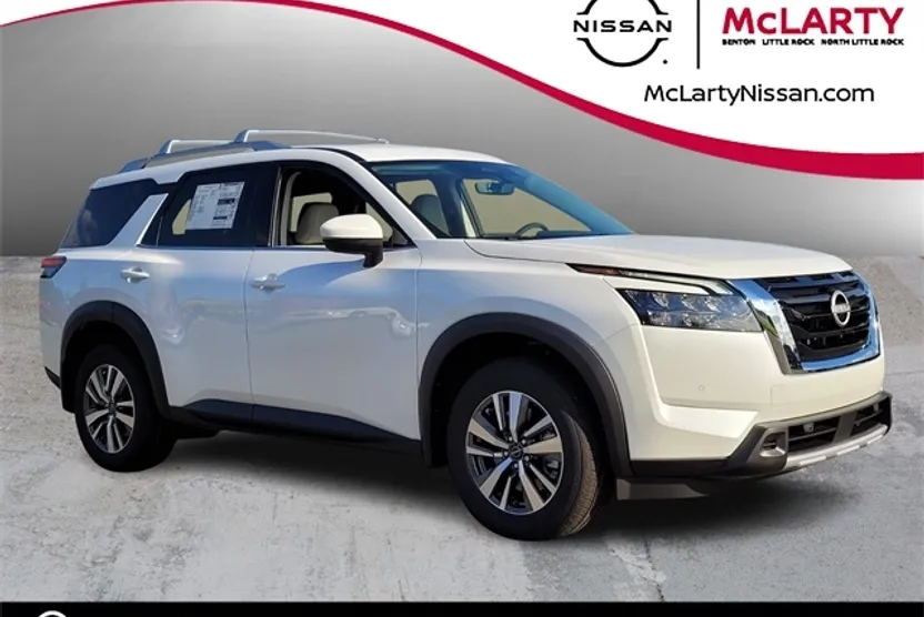 2025 Nissan Pathfinder SL photo 1