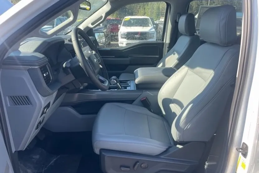 2025 Ford F-150 Lightning photo 1