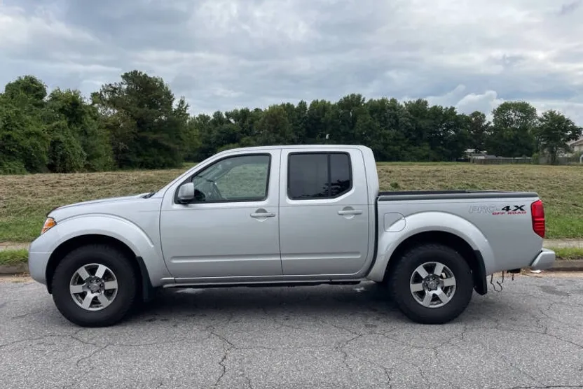 2010 Nissan Frontier PRO-4X photo 1