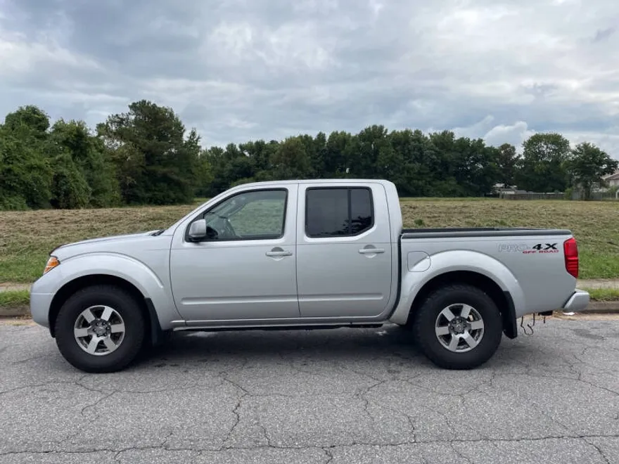 2010 Nissan Frontier PRO-4X photo 1