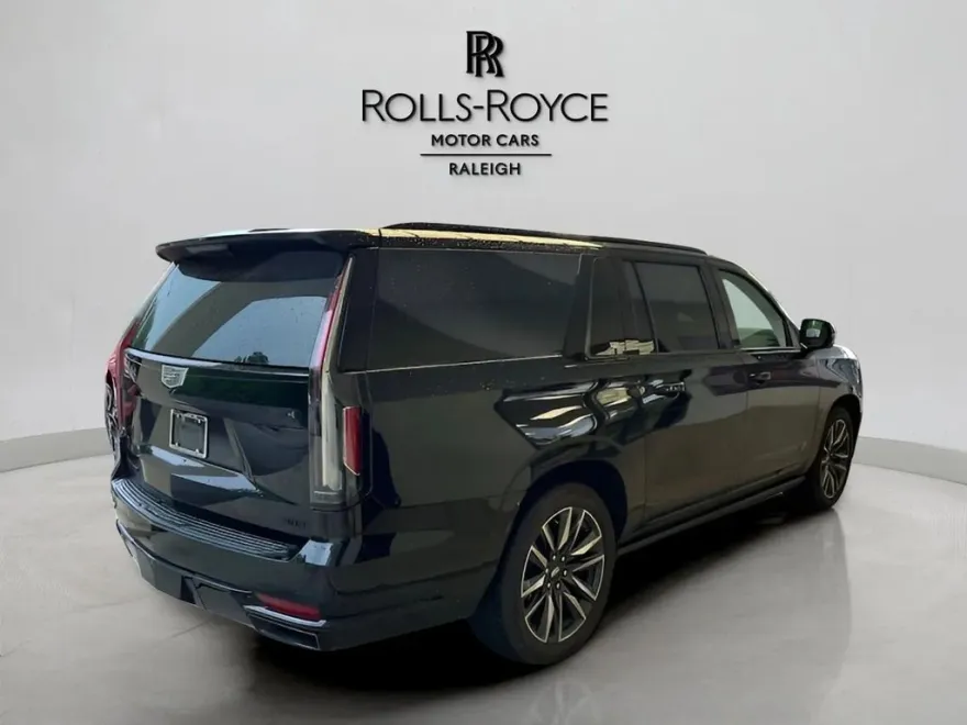 2021 Cadillac Escalade ESV Sport photo 2