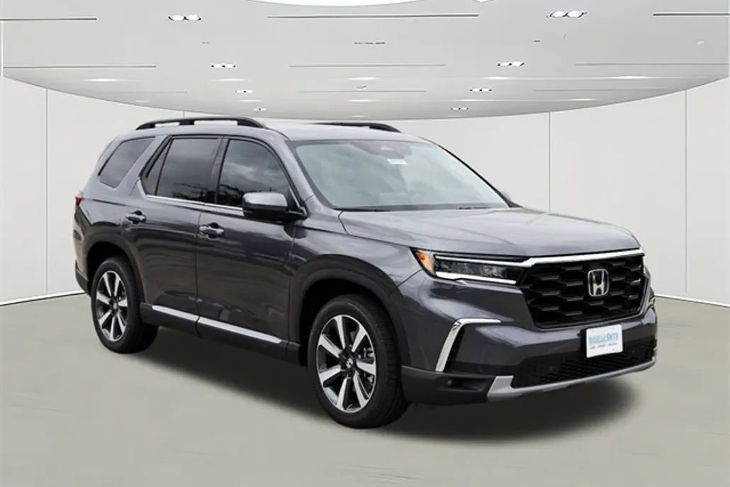 2025 Honda Pilot Touring photo 1