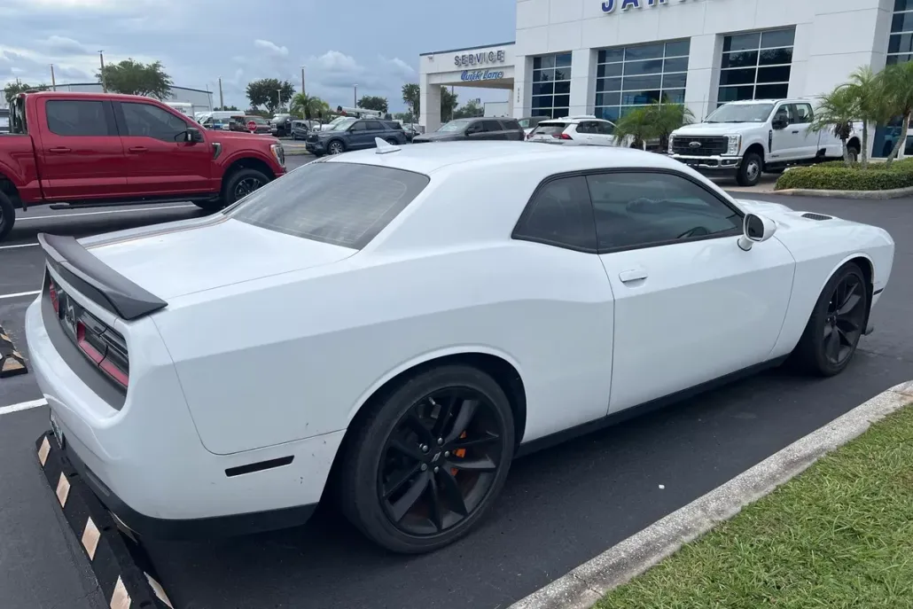 2023 Dodge Challenger GT photo 1
