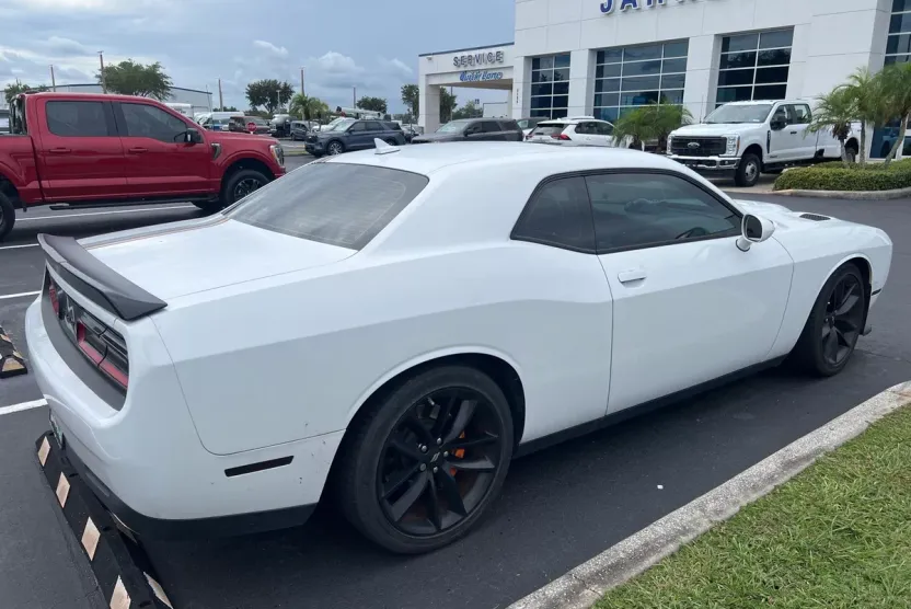 2023 Dodge Challenger GT photo 1