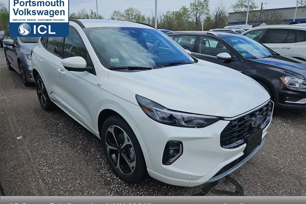 2023 Ford Escape ST-Line Elite photo 1