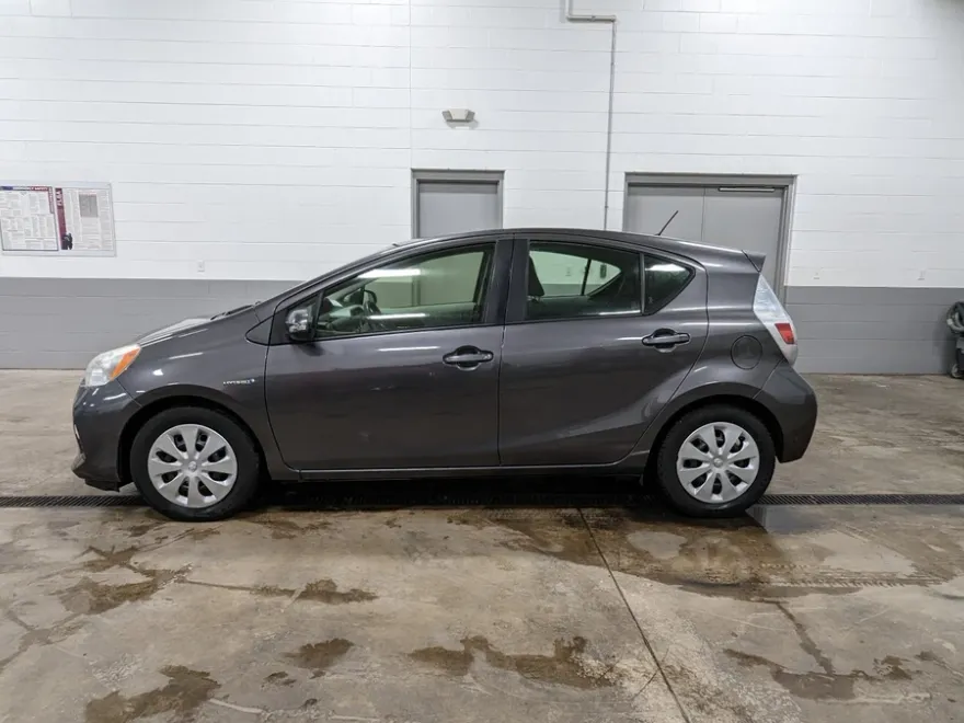 2012 Toyota Prius C Four photo 1